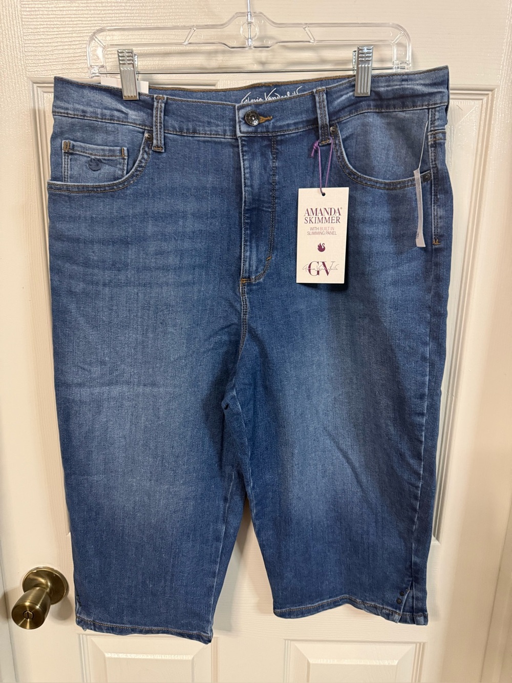 Gloria Vanderbilt Amanda Skimmer woman’s Dark Blue Denim Jeans